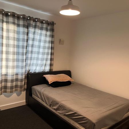 Double Bedroom With Ensuite 伊尔福德 外观 照片