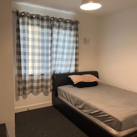 Double Bedroom With Ensuite 伊尔福德 外观 照片